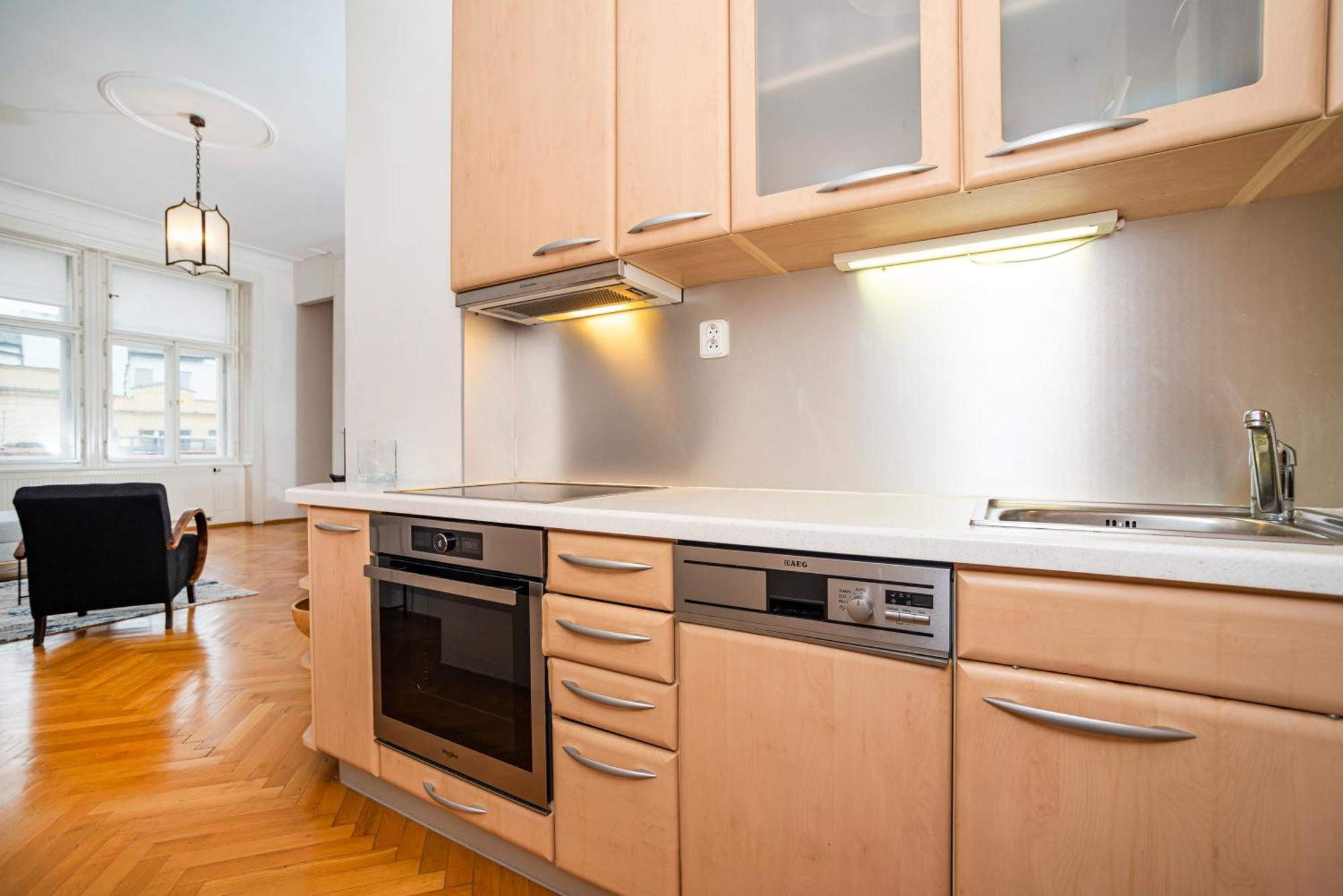 Apartment Spacious Two-bedroom In Old Town