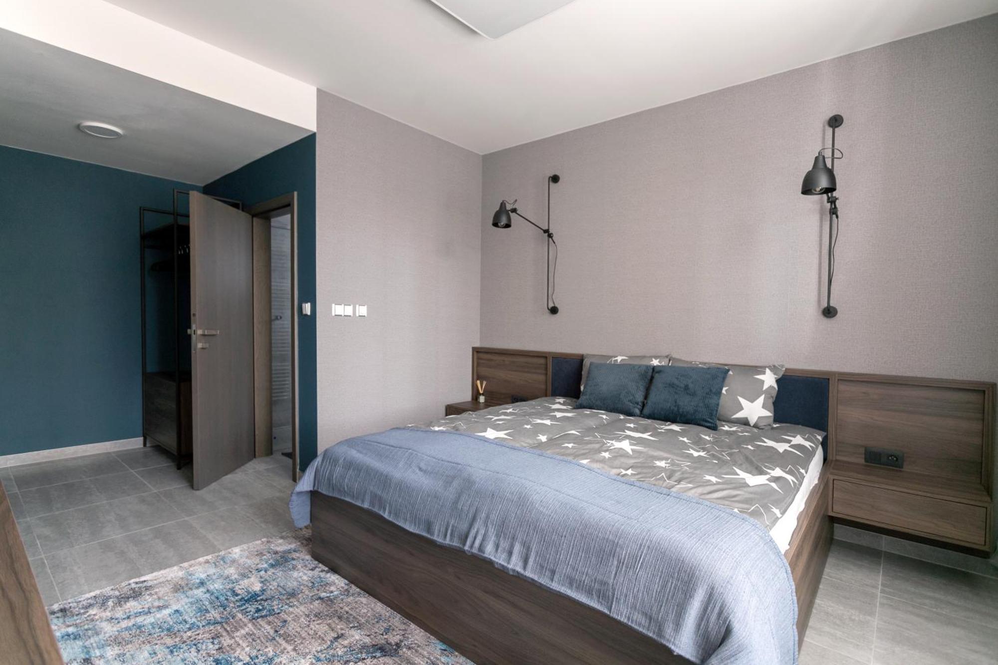 Luong Europe * Prague