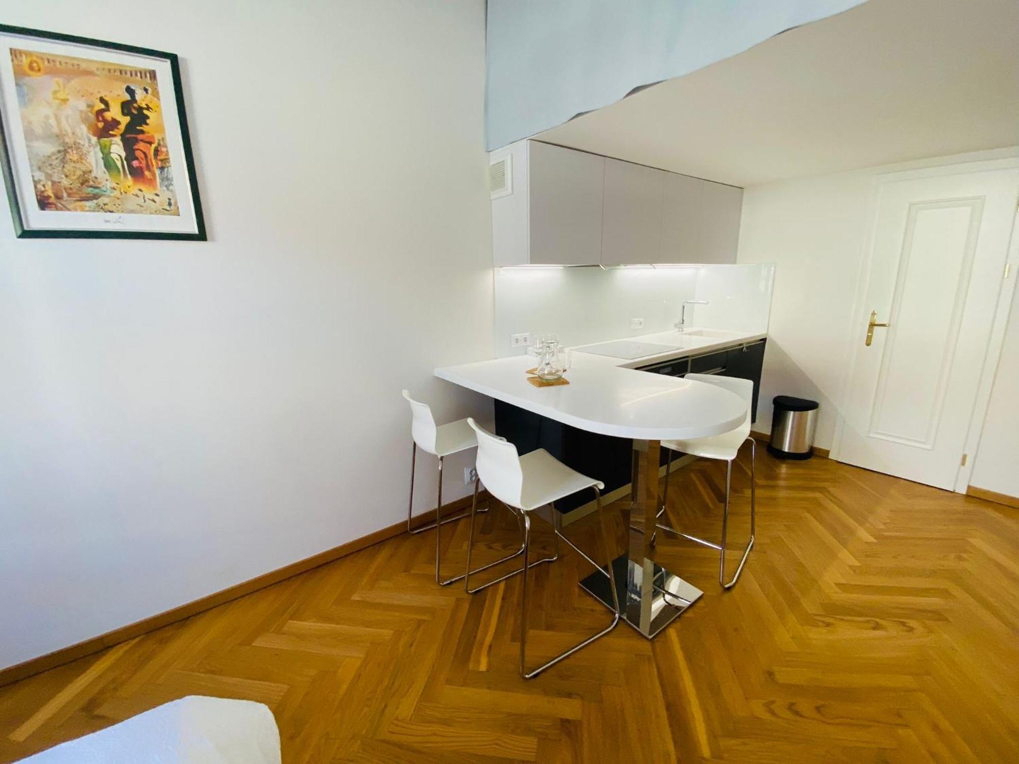 Apartment Modern Letna