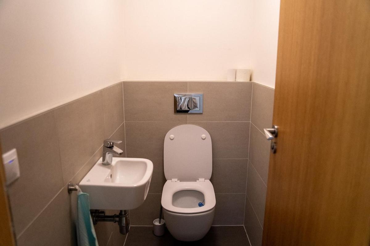 Modern With Own Parking Apartment Prag