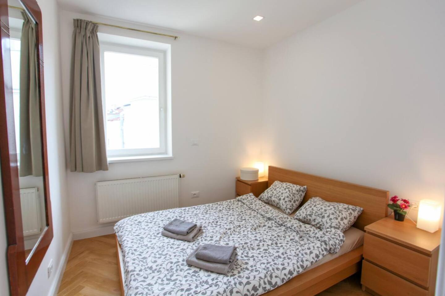 Charles Bridge Unique Maisonette Apartment Prague