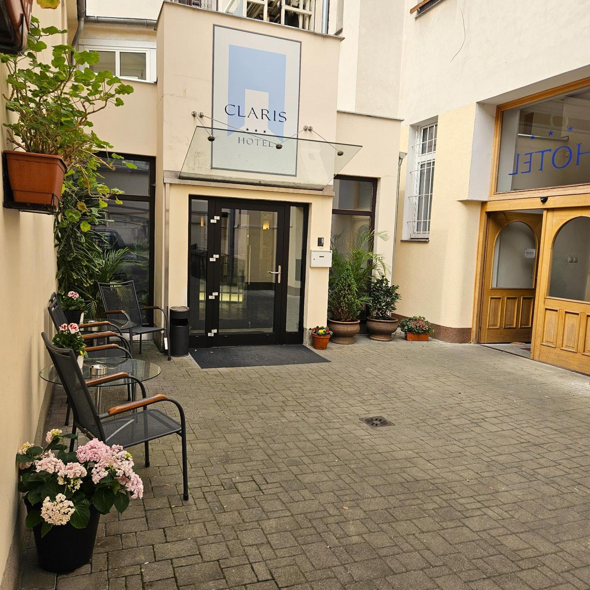 Claris Otel
