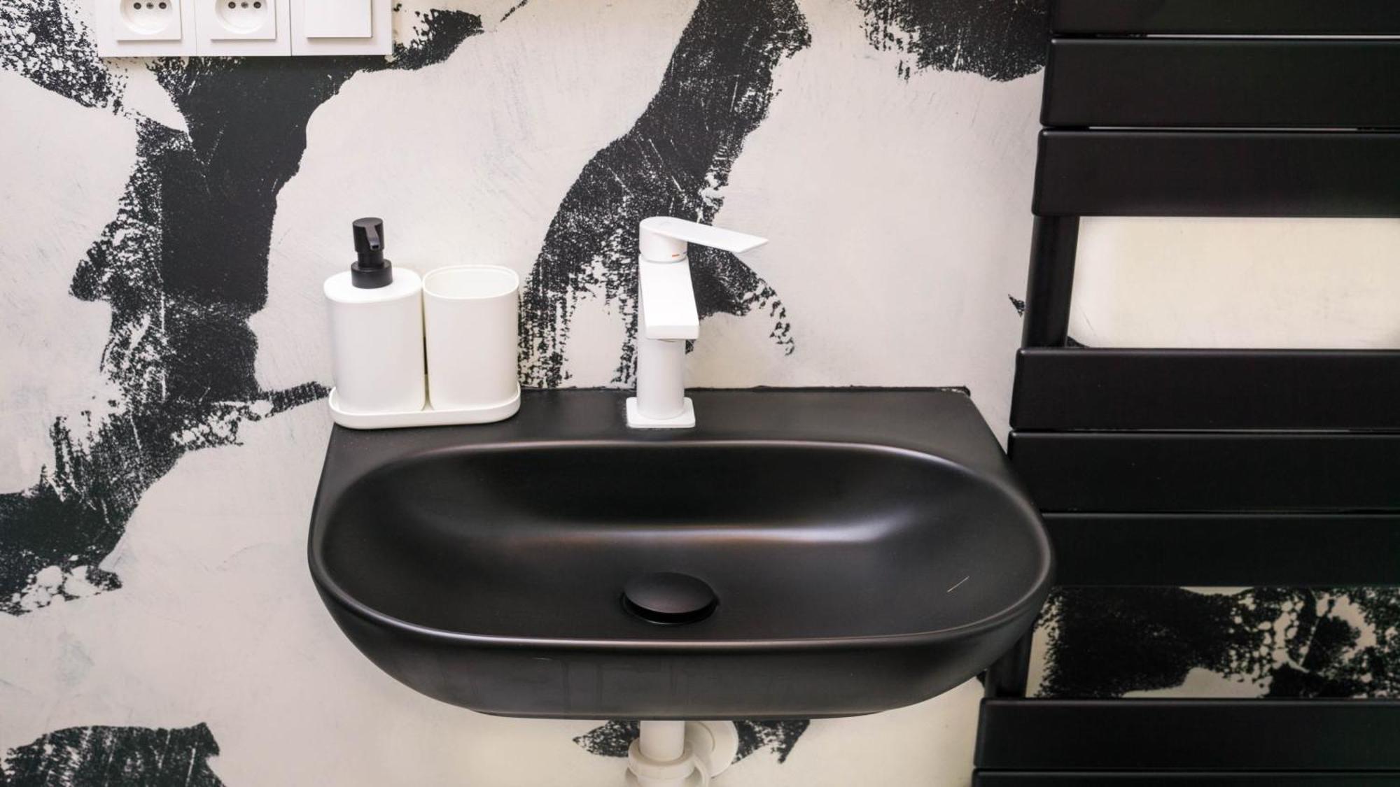 Black & White Apartment Prague By Wenceslas Square And Muzeum Apartment *