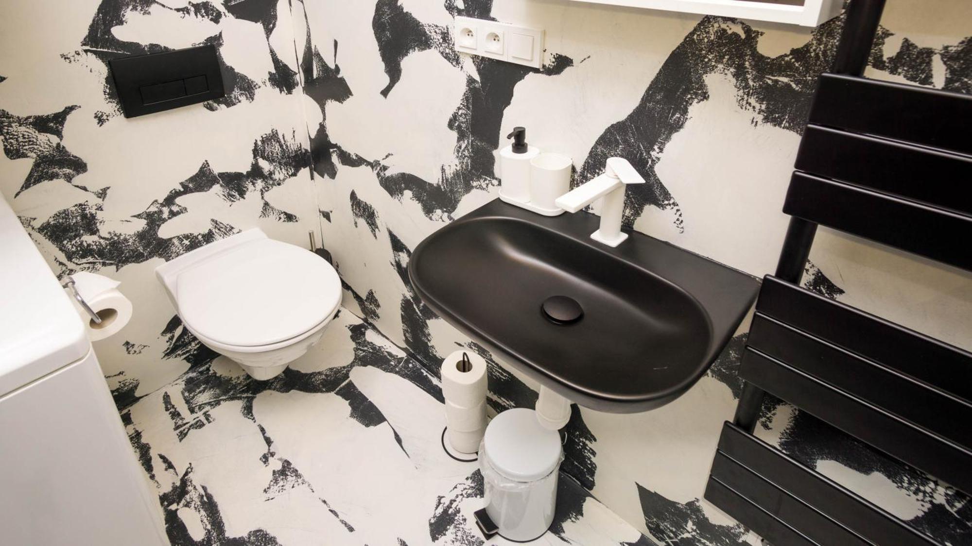 Black & White Apartment Prague By Wenceslas Square And Muzeum Apartment