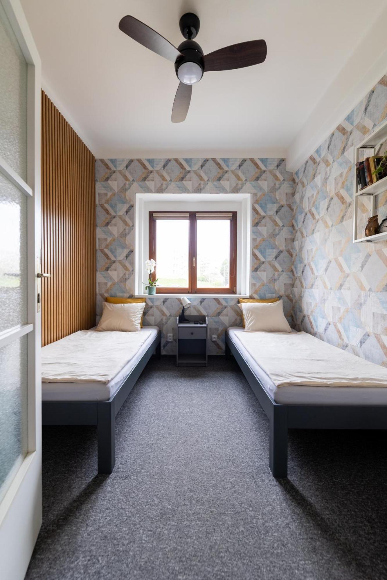 Vousata Dama - Ps3 - Parking Free Appartement Prague