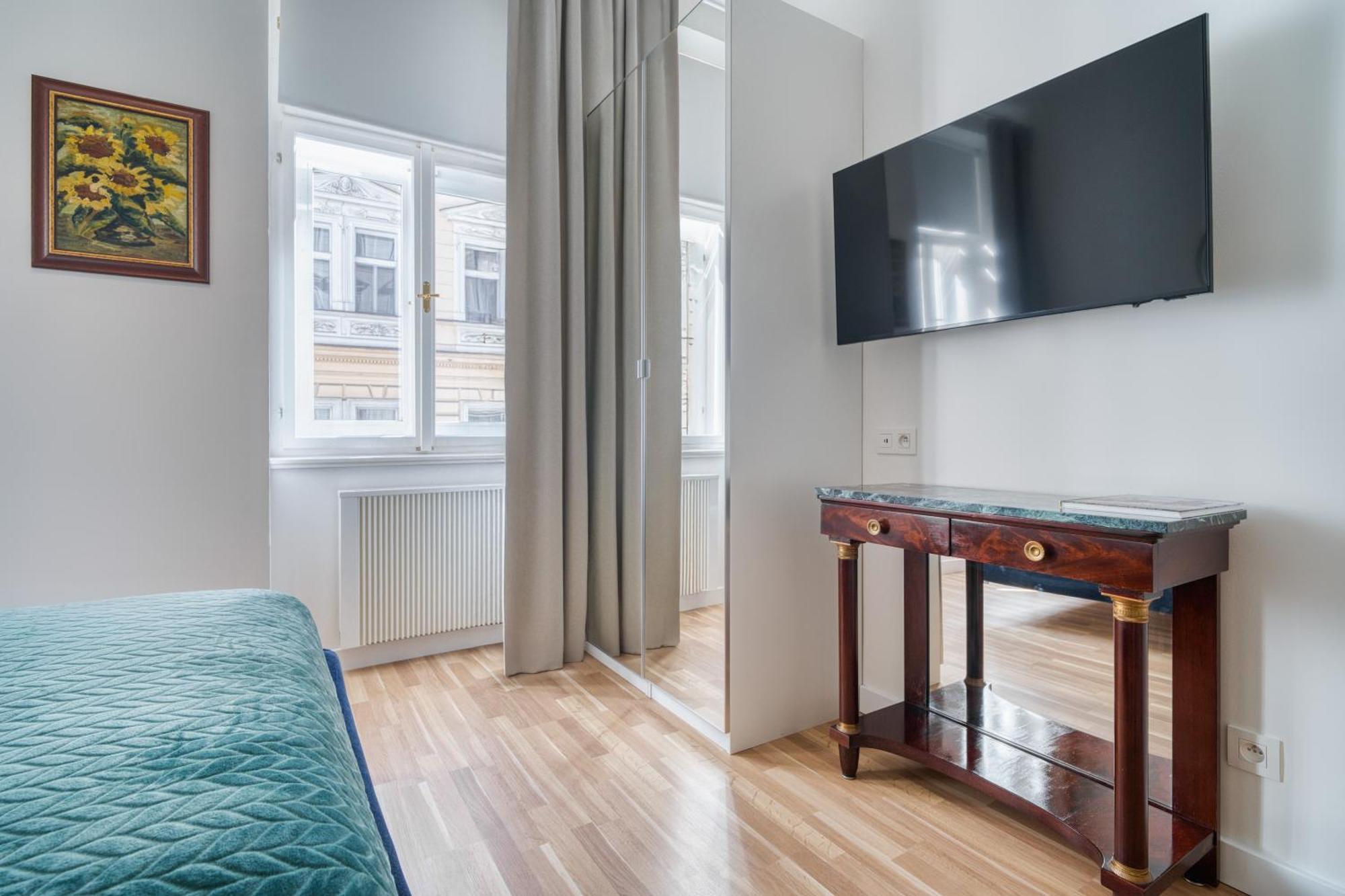 J3 Apartment Prague