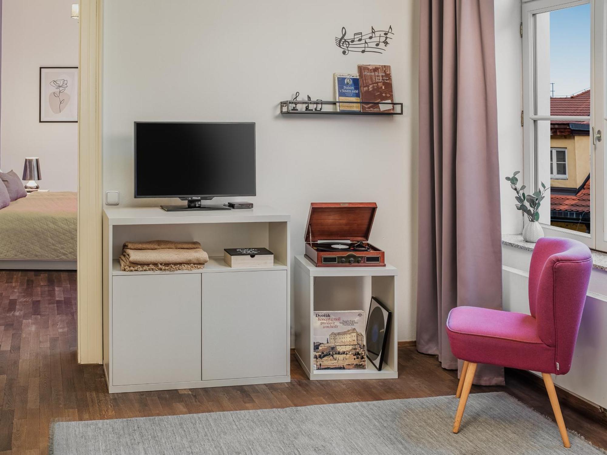 Apartment 4 Arts By Adrez *