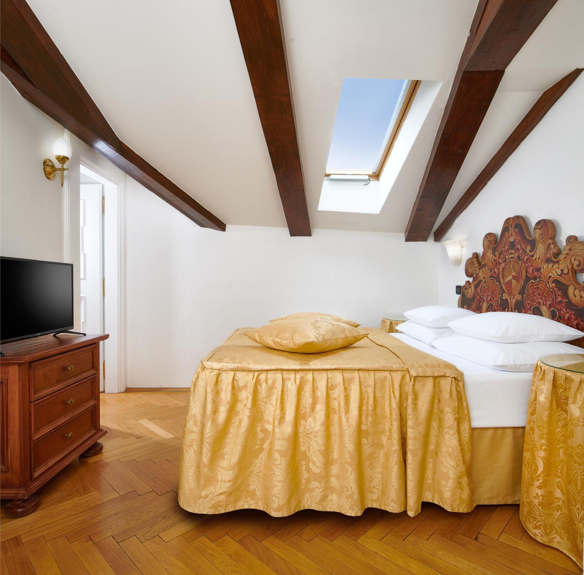 Hotel Charles Bridge Palace Prague