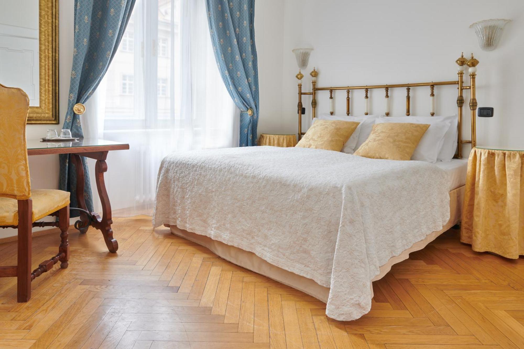 Charles Bridge Palace 4* Prague