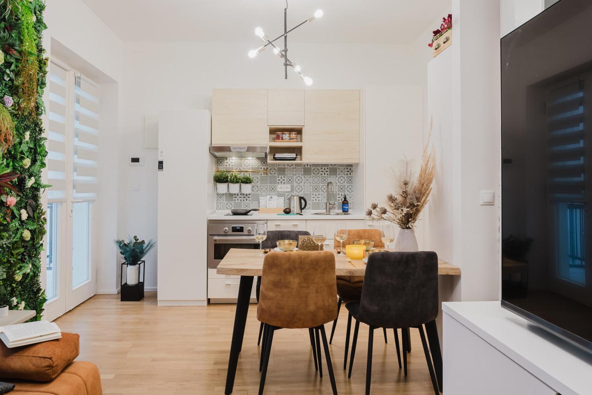 Days - With Balcony And Netflix In Location Appartement Prague