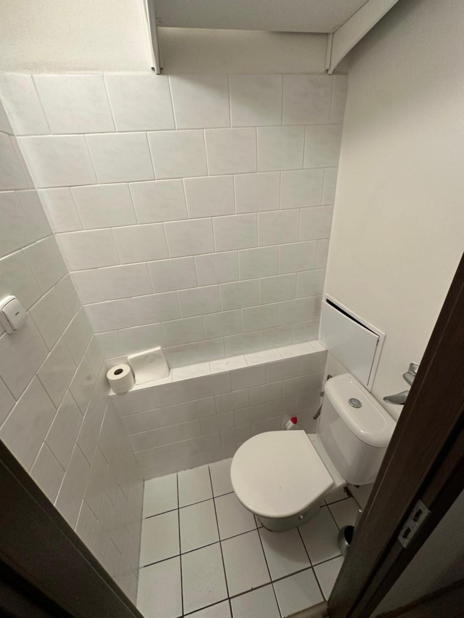 Hospedagem domiciliar Private Rooms, Stunning Views, Top-floor With Balcony, Bathtub, Internet, Coffee Praga