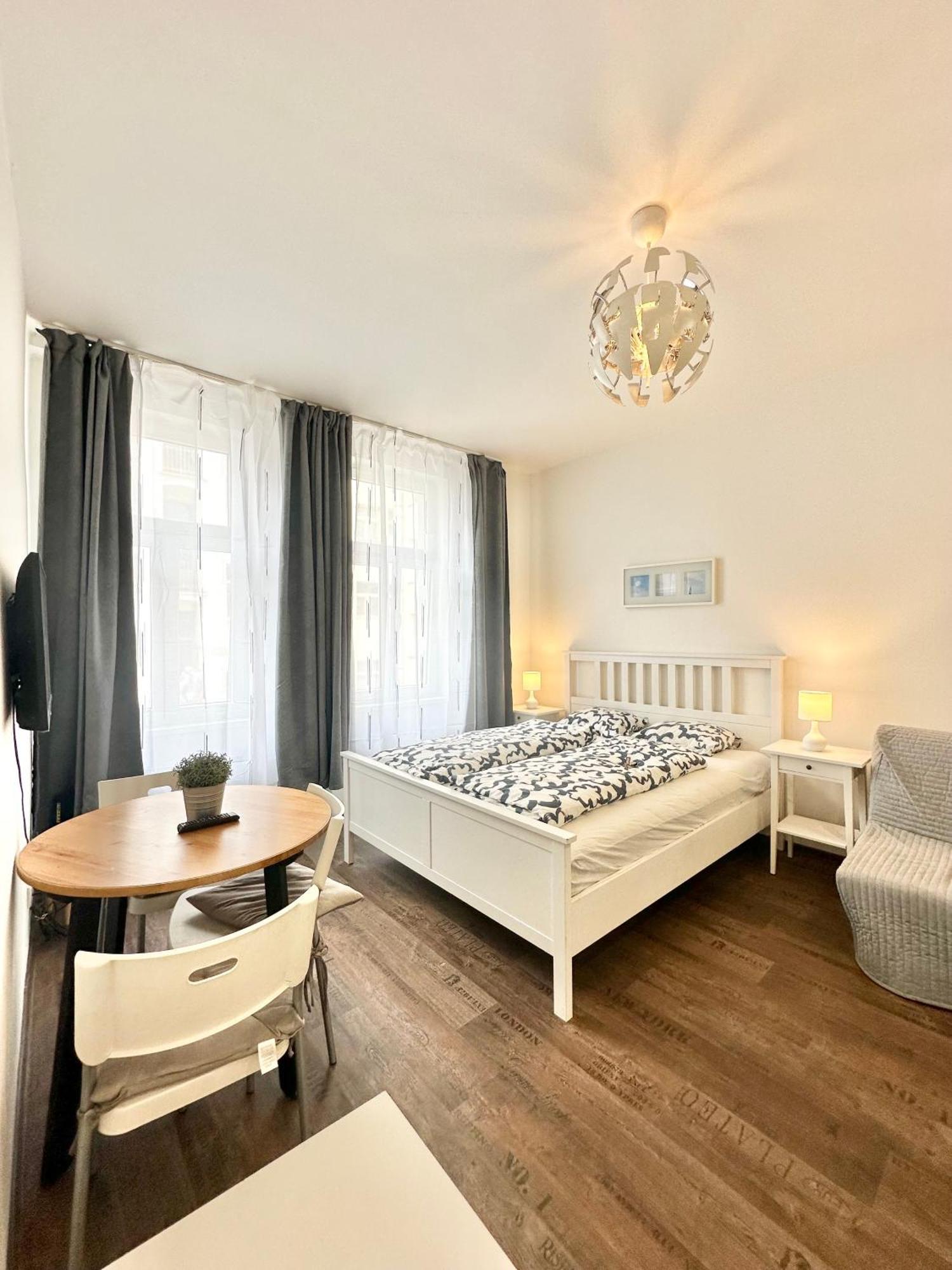 The Little Peaceful Retreat Near Center * Praga