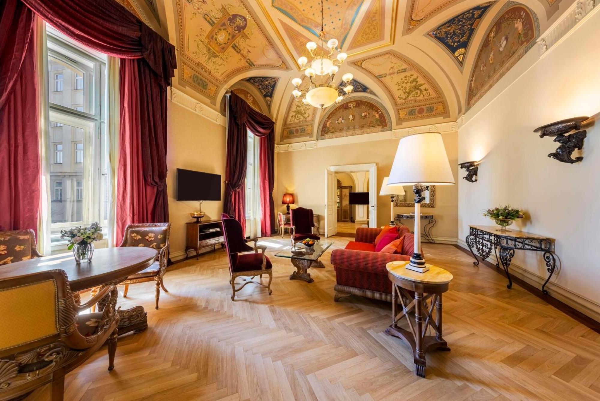 Hotel Nh Collection Carlo Iv Prague