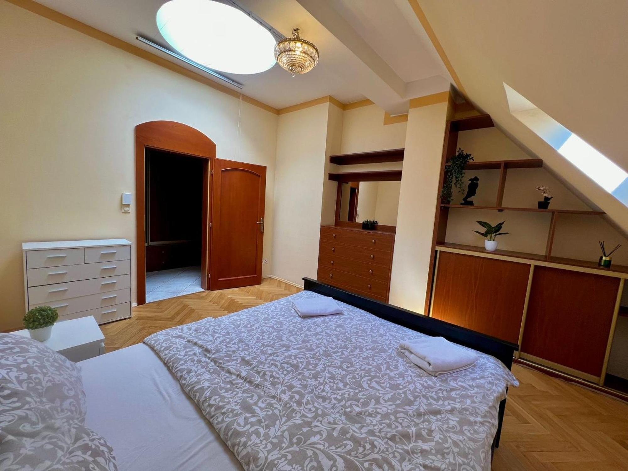 Comfortable 3 Bedroom In The Heart Of Daire Prag