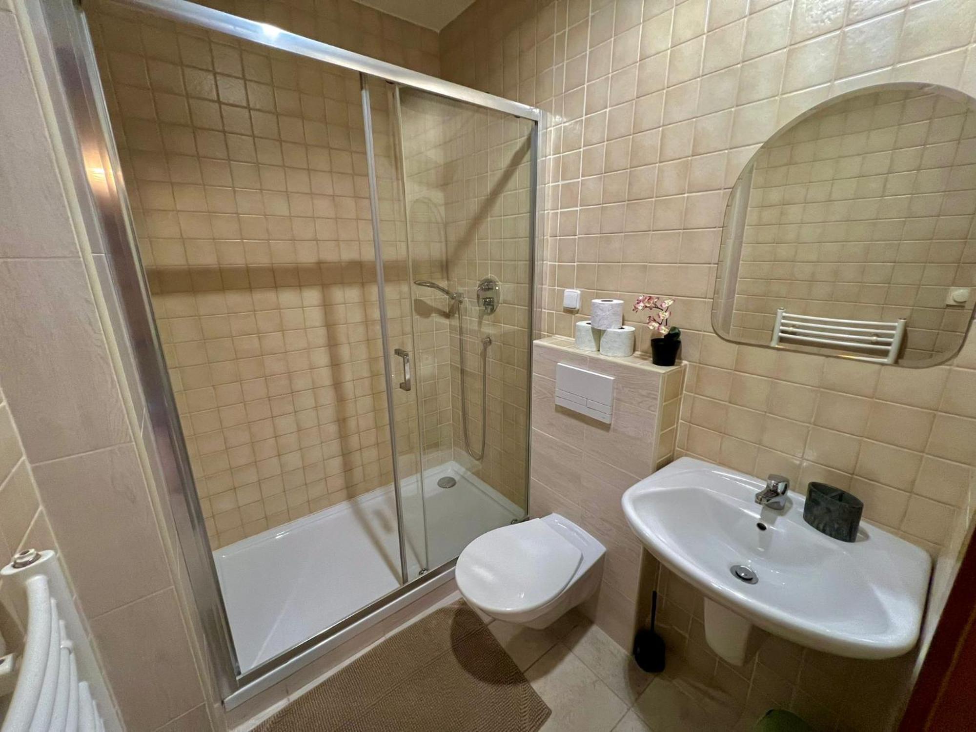 Comfortable 3 Bedroom In The Heart Of Daire Prag