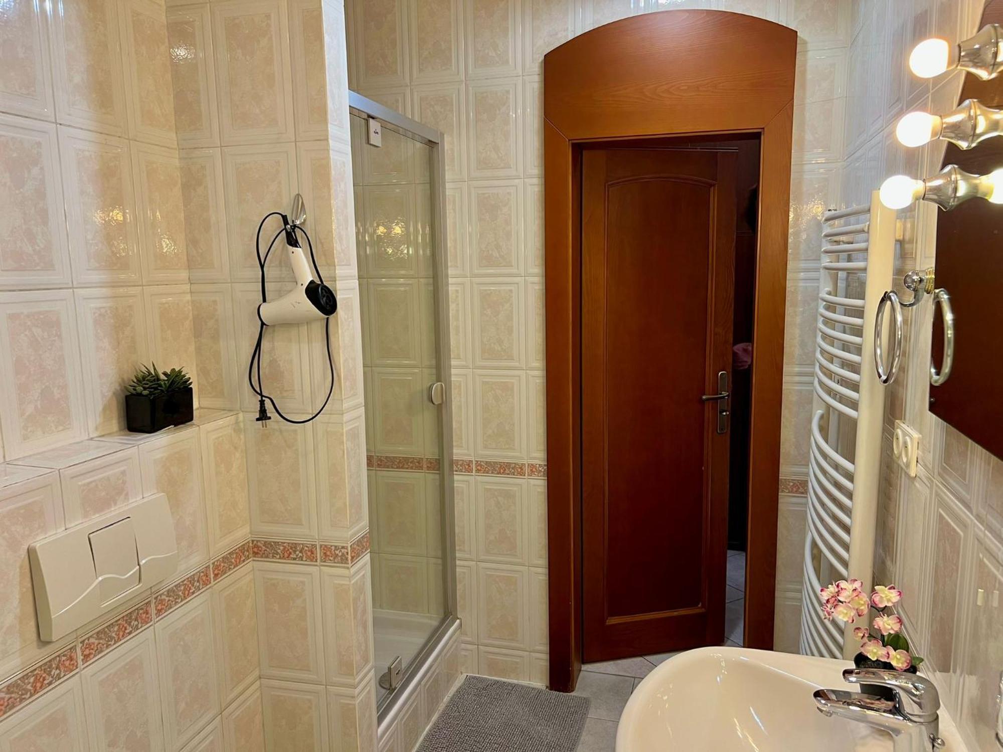Daire Comfortable 3 Bedroom In The Heart Of