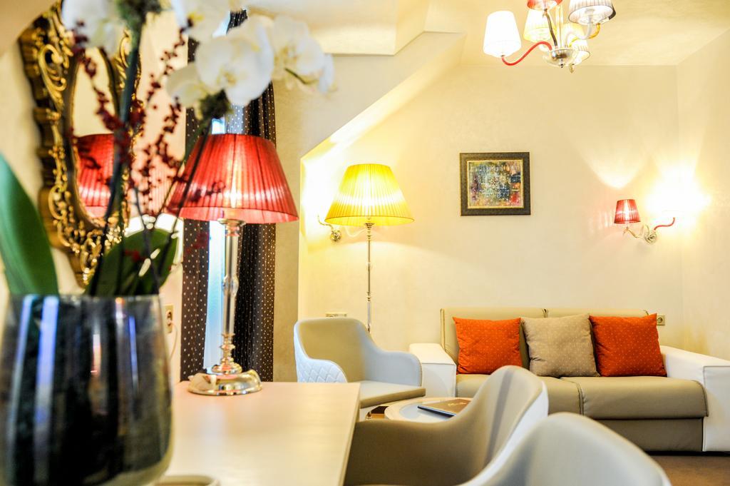 Myo Mysterius Prague