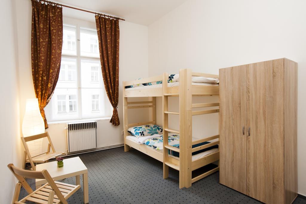 Opletalova Hostel *