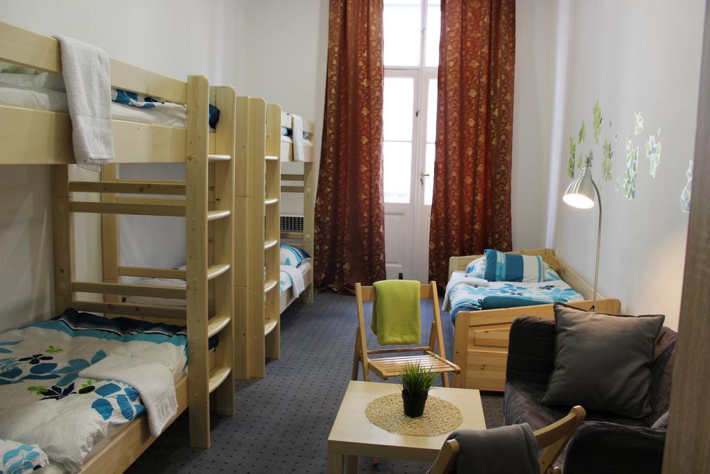 Opletalova Hostel *