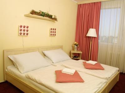 Otel Uno 4*