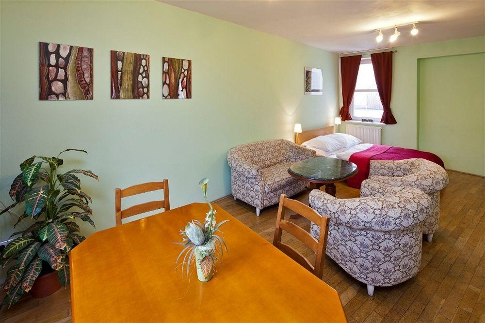 Capital Aparthotel 3*