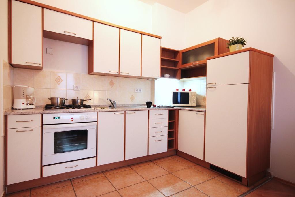 V Lesicku Apartment Prague