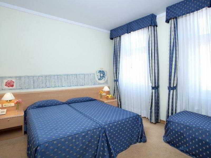 Tivoli Hotel