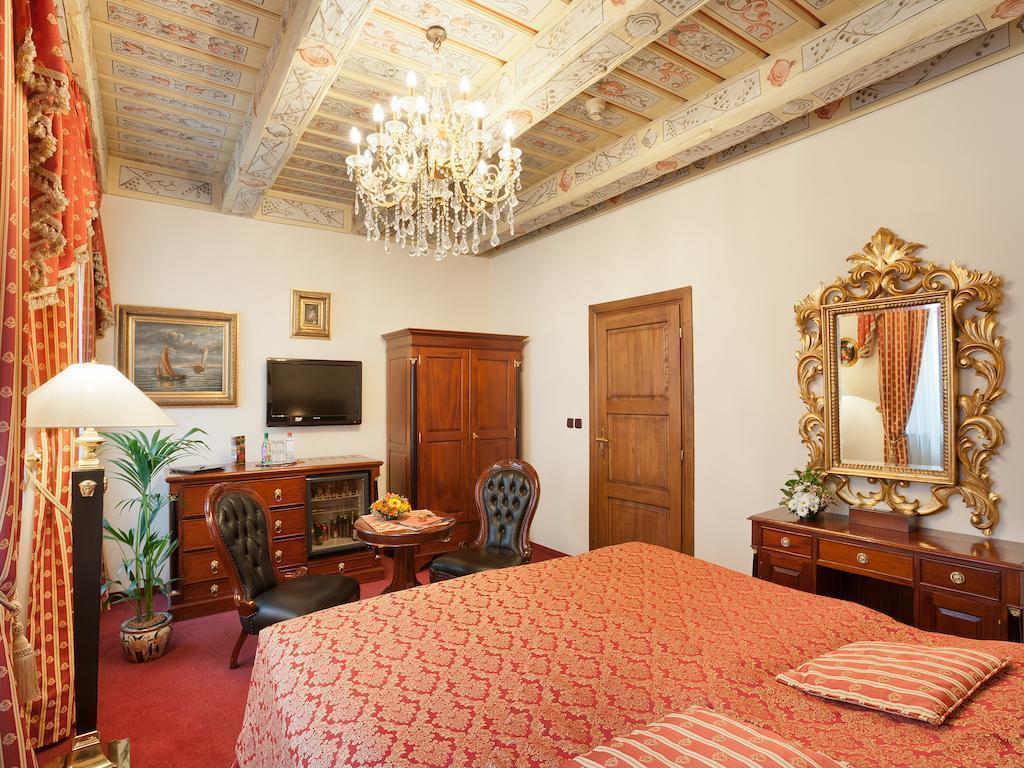 U Zlateho Stromu Hotel