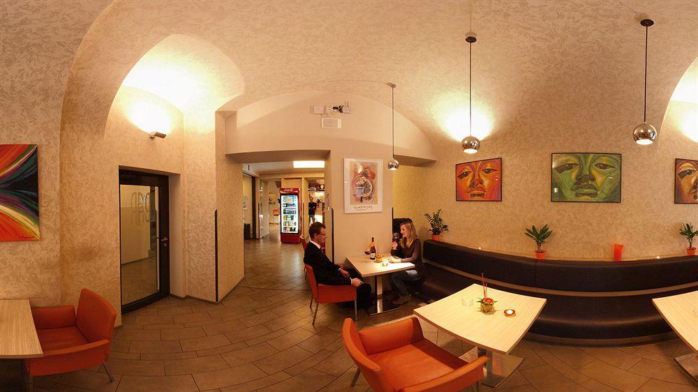 Pav Hotel 3*