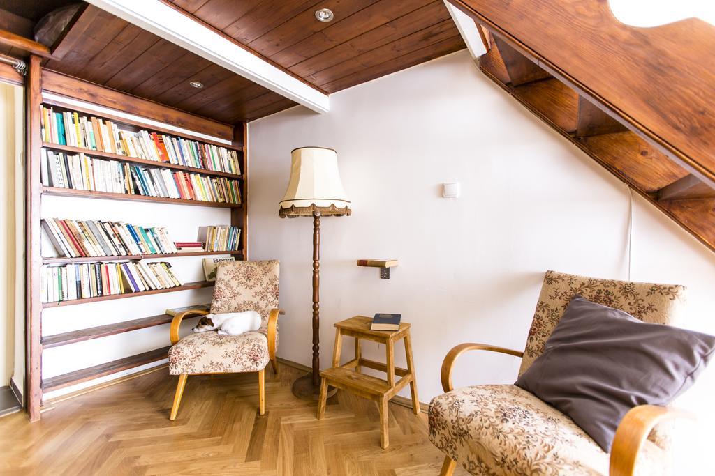 Apartment Friday Songs Prague
