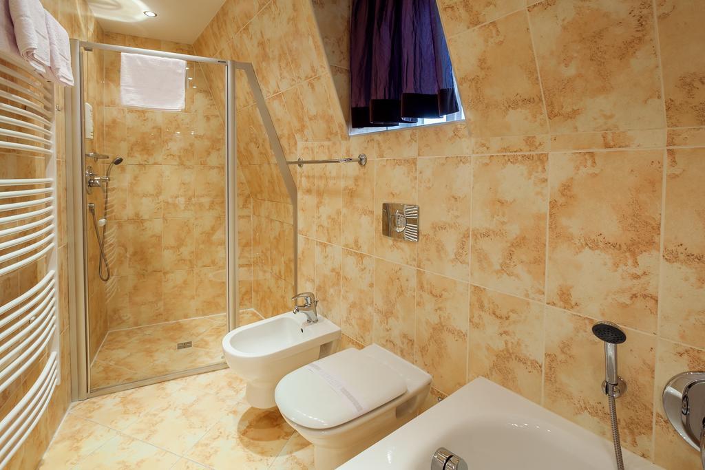 Tyn Yard 4* Prague
