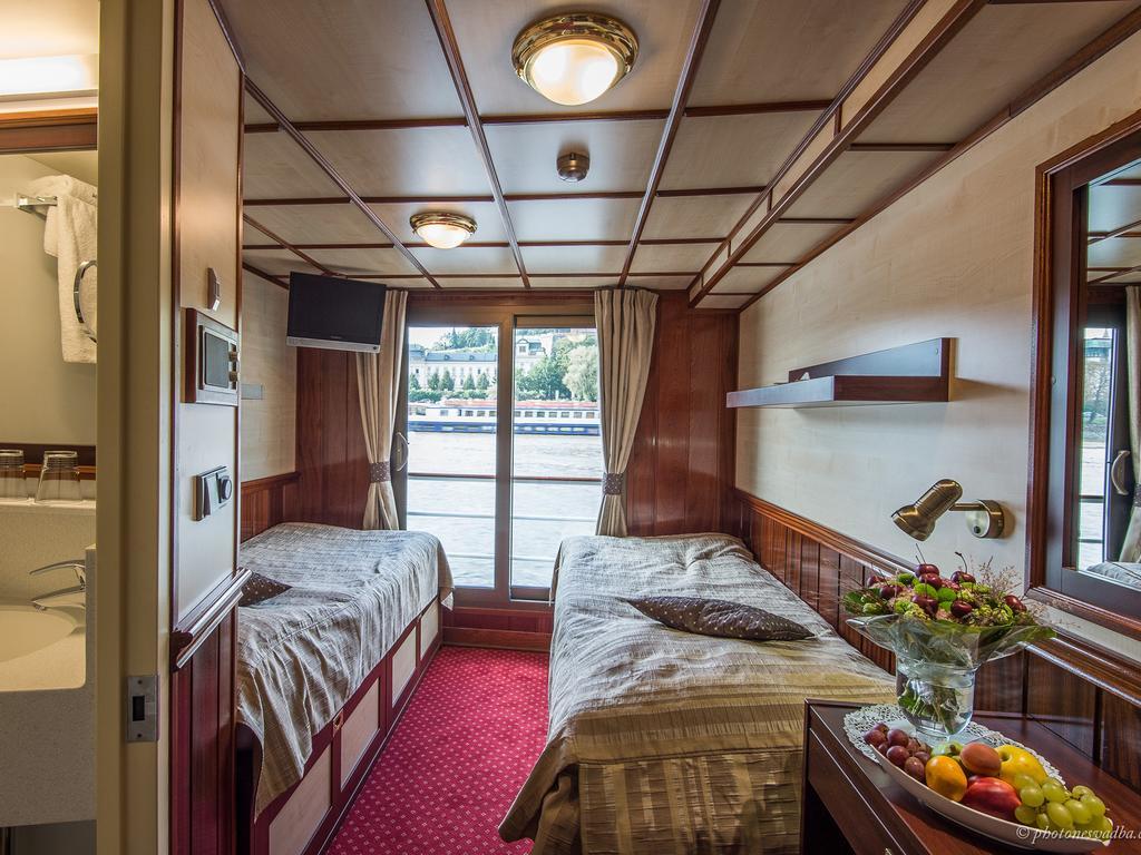 Florentina Boat Botel Prague