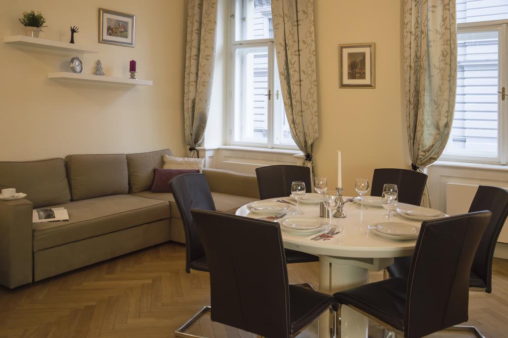 Modern Všehrdova Apartment