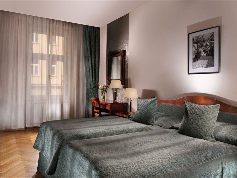 Ariston Hotel 4*