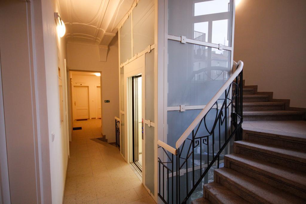 Zborovska 6 Apartment *