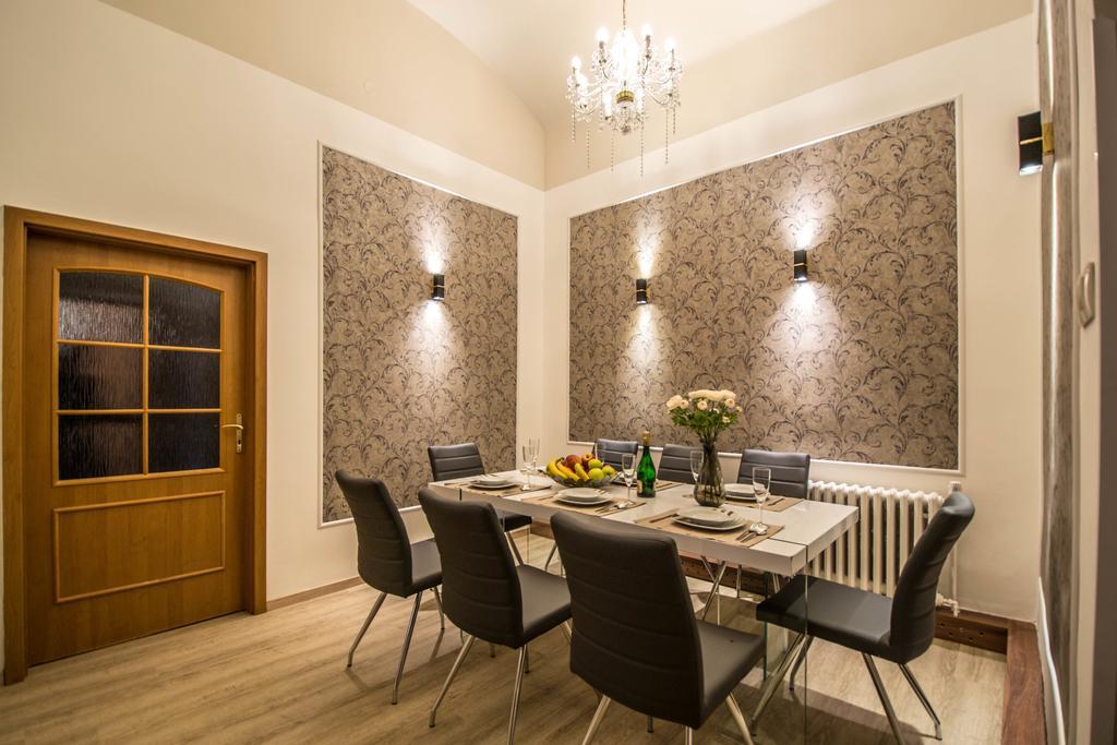 4bdr Historical Spirit By Ruterra Apartment Prague