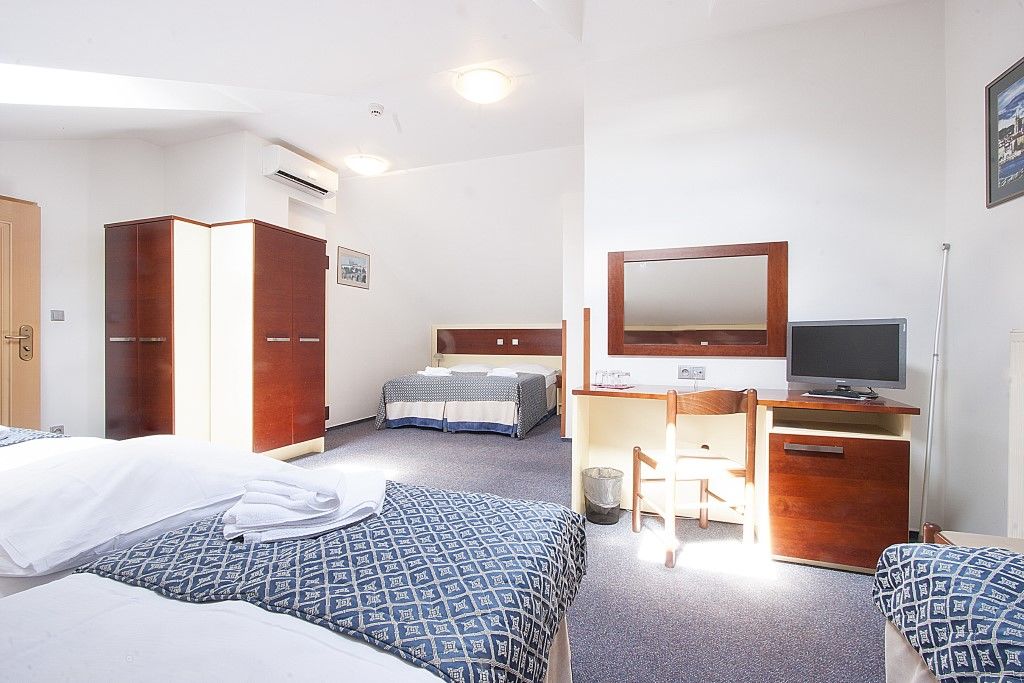 Atos Hotel