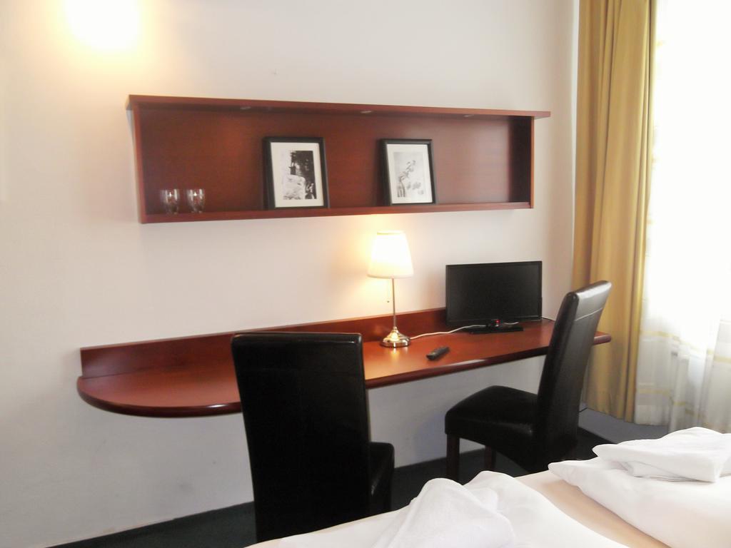 Elen's Arlington Praga