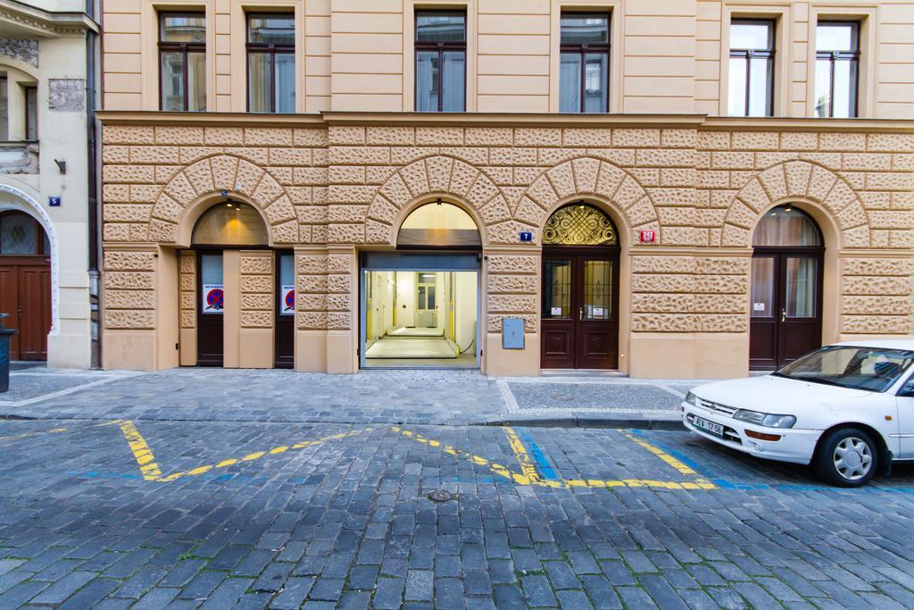 Glamour Excellent Praga