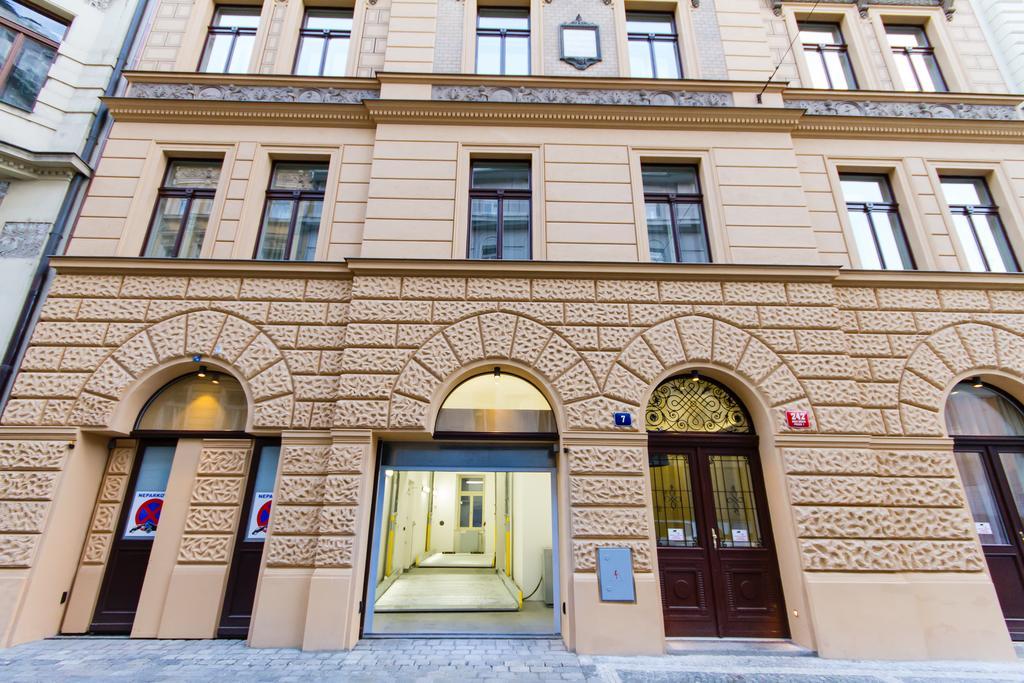 Glamour Excellent Praga