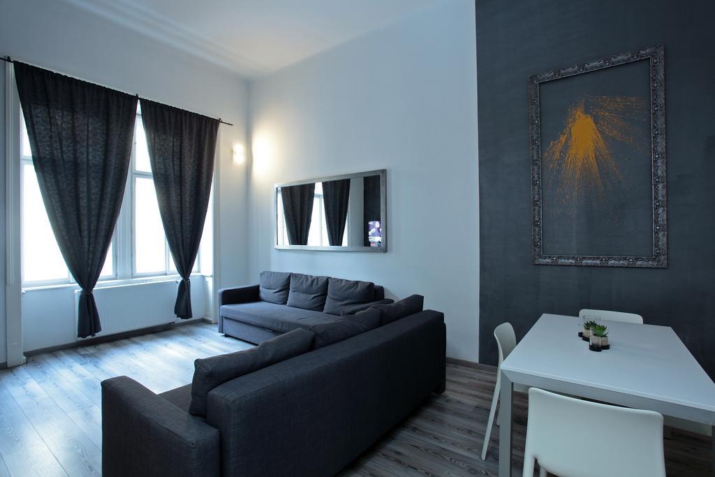House - The Modern Flat
