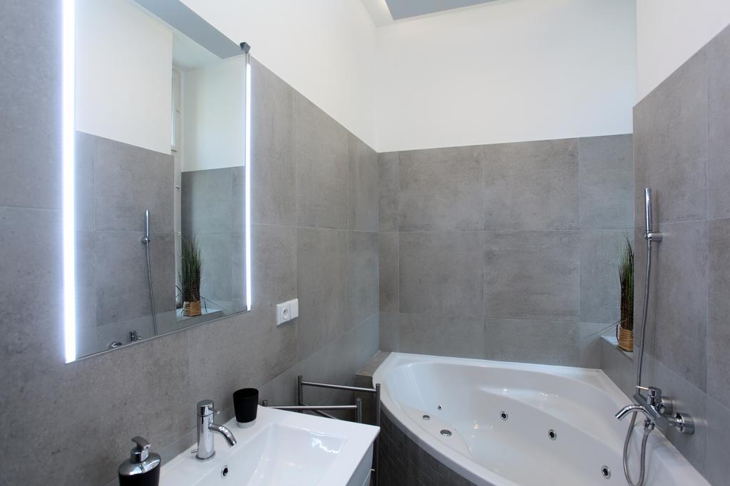 House - The Modern Flat Apartment