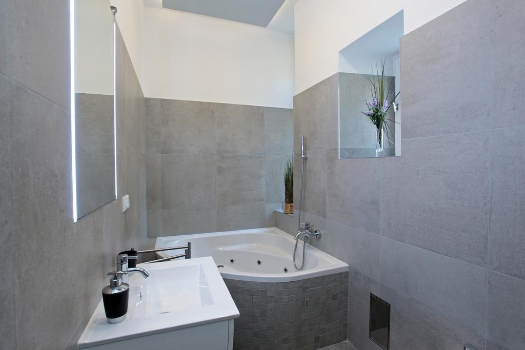 Apartment House - The Modern Flat *