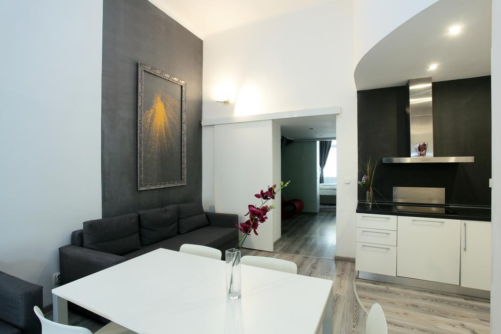 House - The Modern Flat