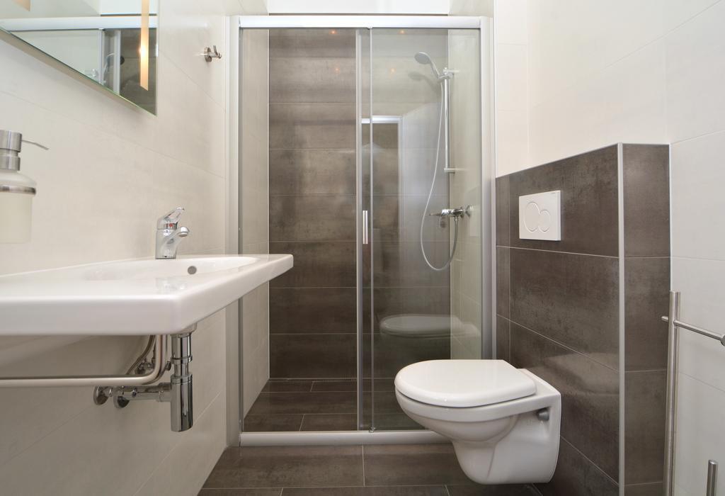 Navratilova Apartment