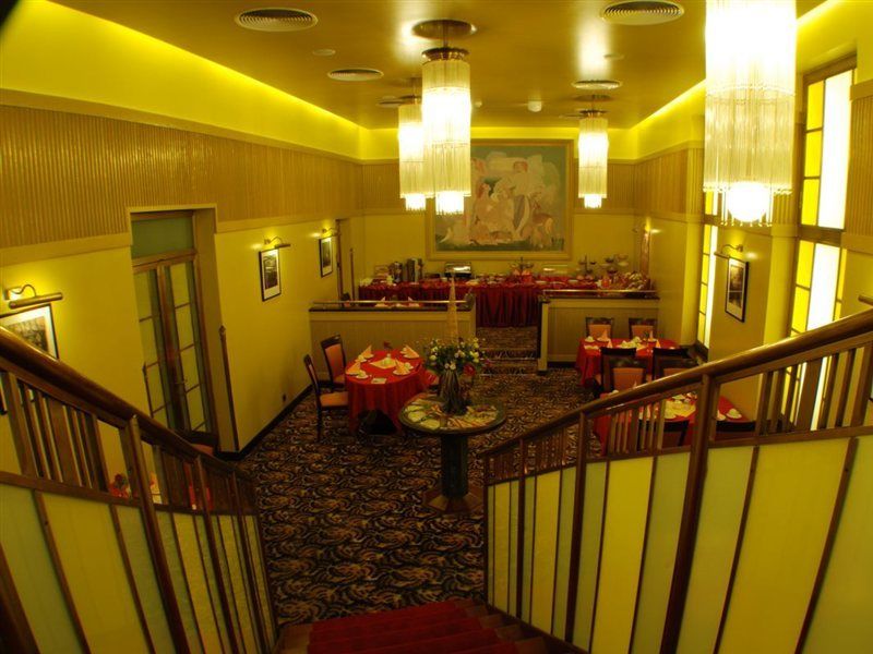 Ea Royal Esprit Prague