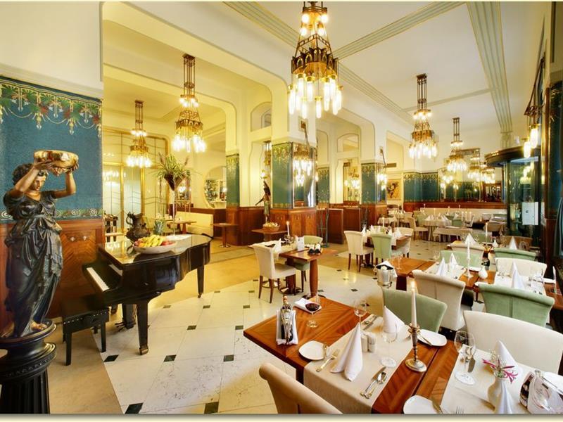 Paris Otel