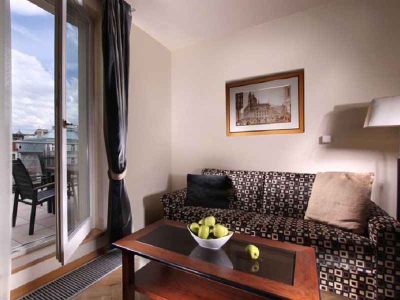 Elysee Hotel 4*