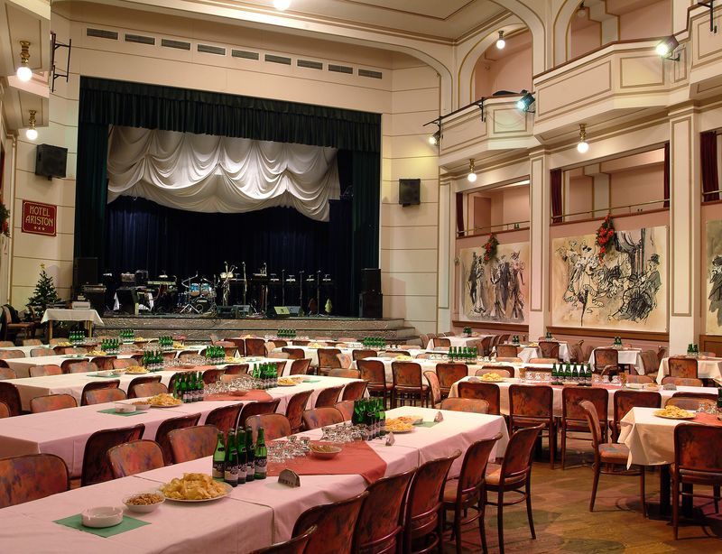 Ariston Hotel 4*