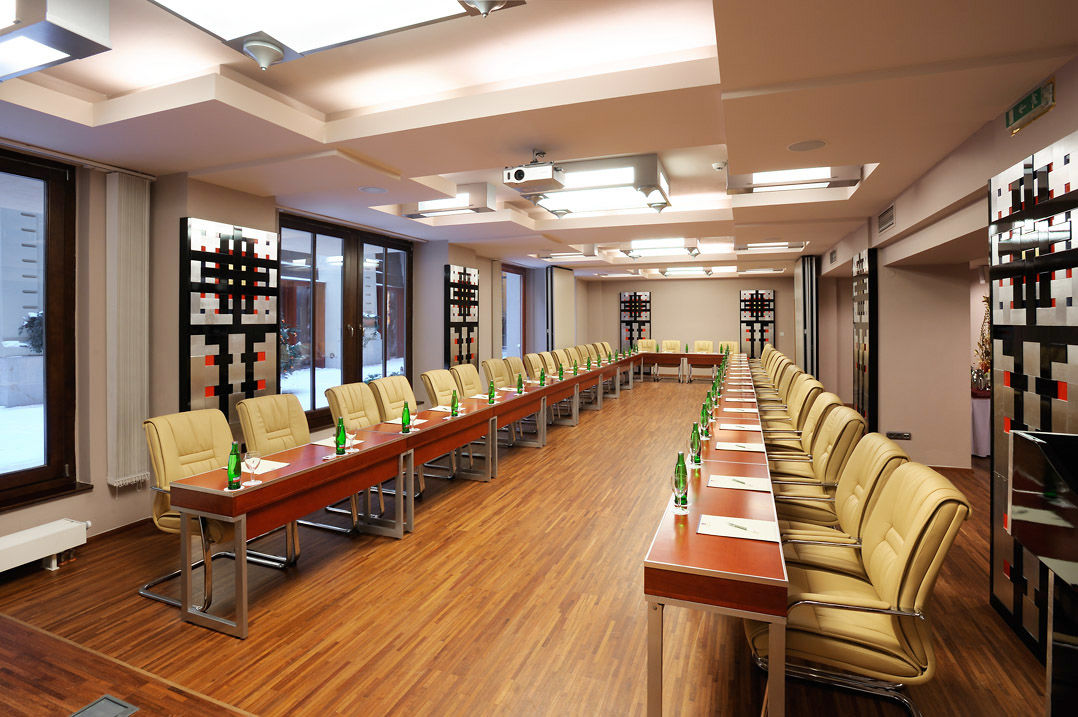 Majestic Plaza Hotel 4*